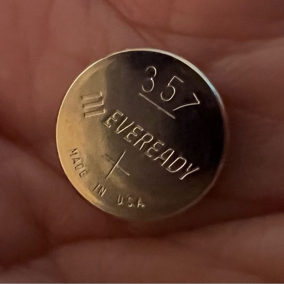 VINTAGE TRAVEL ALARM CLOCK Circa 1980 - Picture 8 of 8